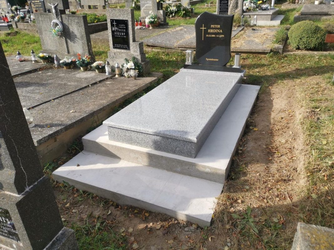 Jednohrob z prírodnej žuly kamenárstvo Pribina